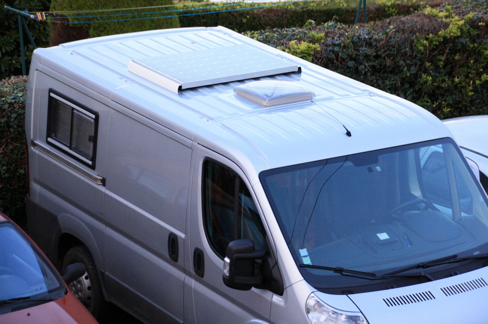 Roadtrip : avez-vous pensé au panneau solaire sur votre fourgon ?